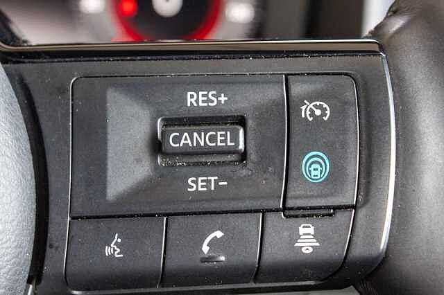 Nissan Qashqai 1.3 DiG-T MH Tekna 5dr