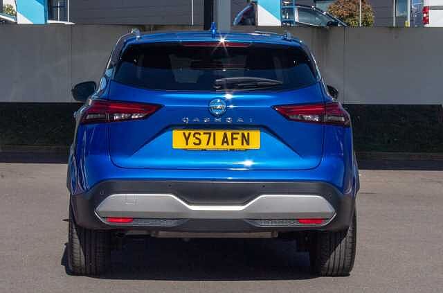 Nissan Qashqai 1.3 DiG-T MH Premiere Edition 5dr