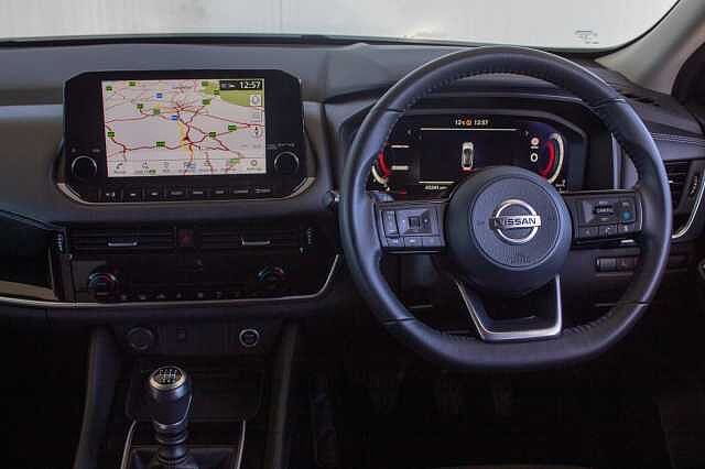 Nissan Qashqai 1.3 DiG-T MH Premiere Edition 5dr