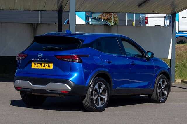Nissan Qashqai 1.3 DiG-T MH Premiere Edition 5dr