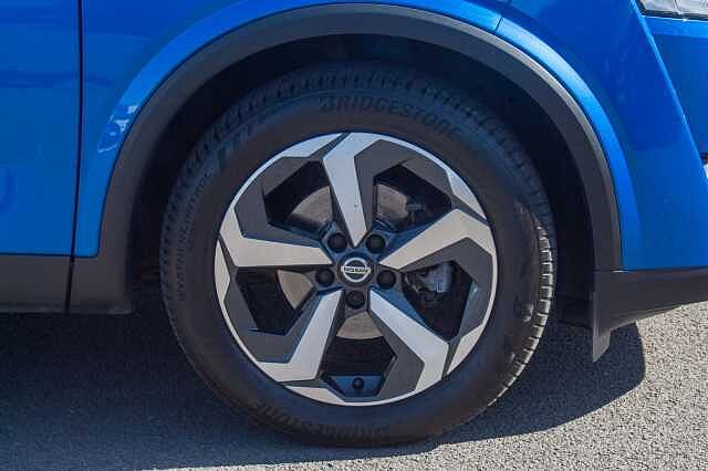 Nissan Qashqai 1.3 DiG-T MH Premiere Edition 5dr