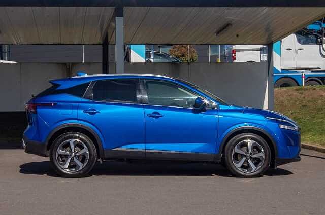 Nissan Qashqai 1.3 DiG-T MH Premiere Edition 5dr
