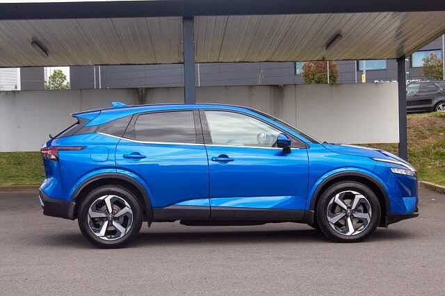 Nissan Qashqai 1.3 DiG-T MH N-Connecta 5dr