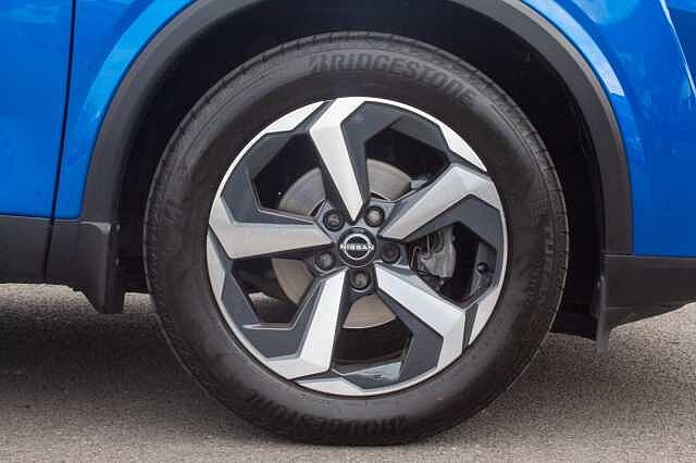 Nissan Qashqai 1.3 DiG-T MH N-Connecta 5dr