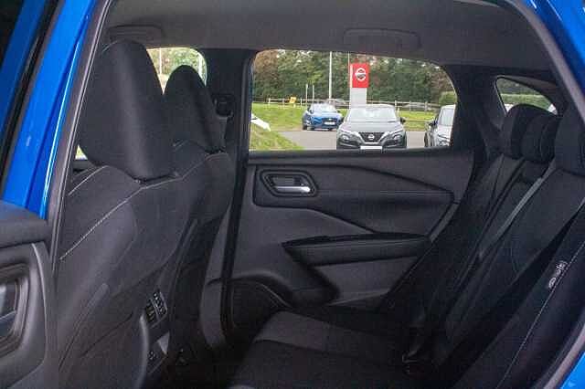 Nissan Qashqai 1.3 DiG-T MH N-Connecta 5dr