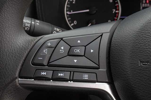 Nissan Juke 1.0 DiG-T Acenta Premium 5dr