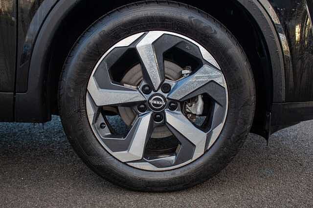 Nissan Qashqai 1.3 DiG-T MH N-Connecta 5dr